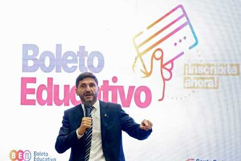 Imagen de Pullaro lanz&oacute; el Boleto Educativo 2026
