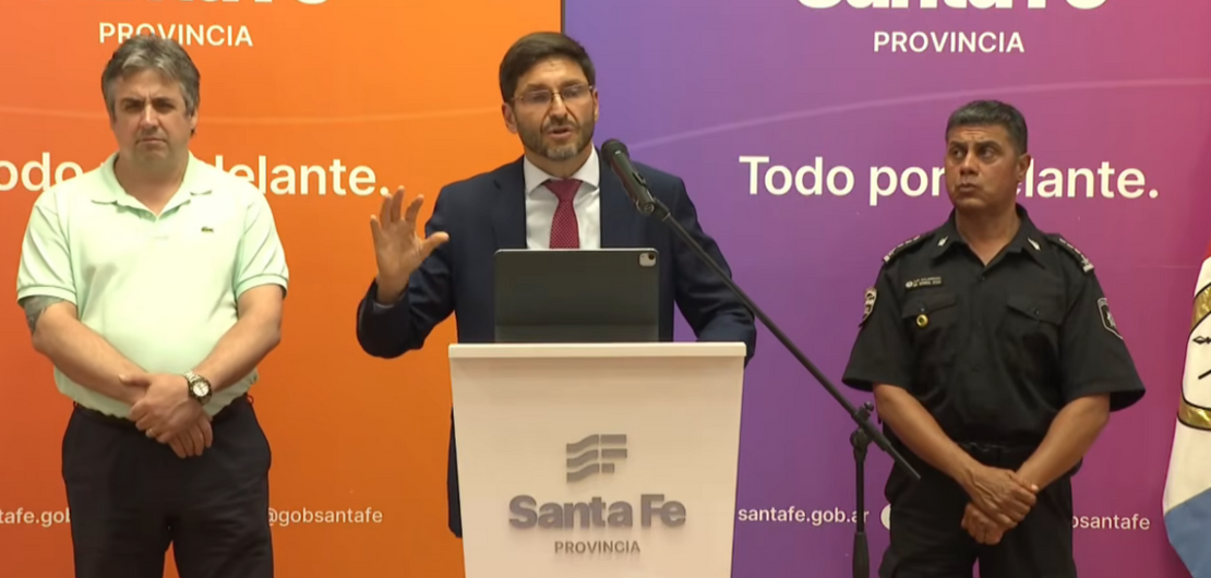 Imagen de Pullaro anunció que ningún policía santafesino cobrará menos de $1.350.000 Imagen de Pullaro anunció que ningún policía santafesino cobrará menos de $1.350.000