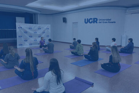 Imagen de Yoga: Salud y Bienestar en el &Aacute;mbito Universitario