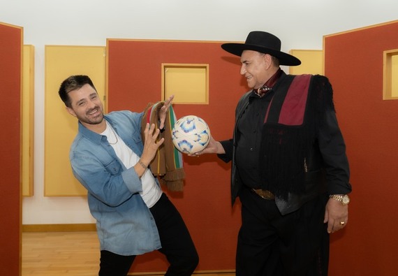 Imagen de El Chaque&ntilde;o y Efra&iacute;n Colombo le cantan al &iacute;dolo argentino