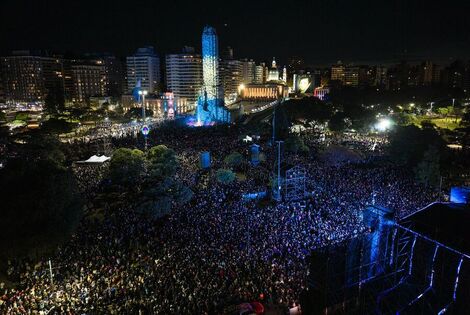Imagen de Más de 350.000 personas celebraron el Día de la Bandera Imagen de Más de 350.000 personas celebraron el Día de la Bandera