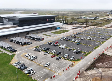 Imagen de El Aeropuerto ampli&oacute; su estacionamiento
