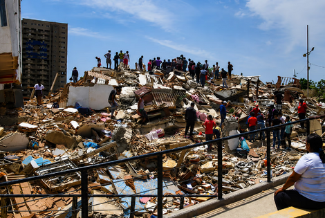Imagen de TERREMOTO: Elevan a 2.645 la cifra de muertos