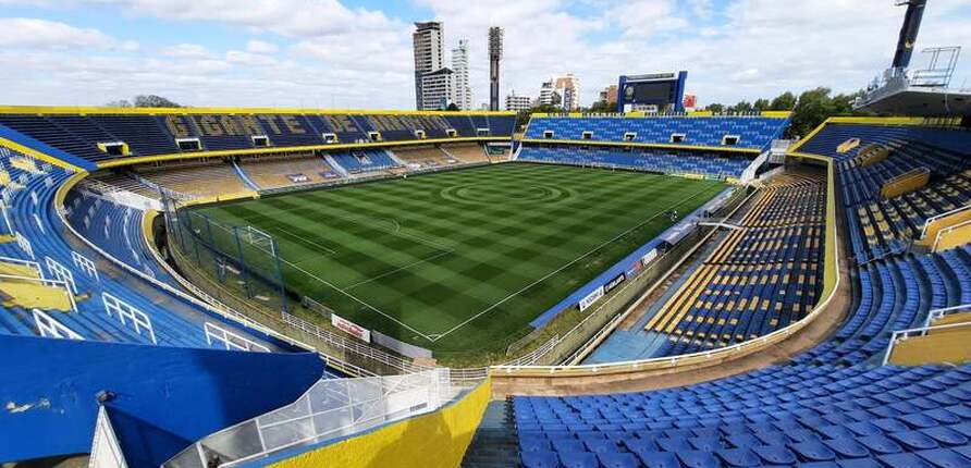 Imagen de Pol&eacute;mica por la Selecci&oacute;n: Rosario Central intim&oacute; al canciller Quirno