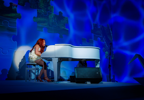 Imagen de YAS PRESENTA �DISTINTA�: SESI&Oacute;N LIVE EN YOUTUBE