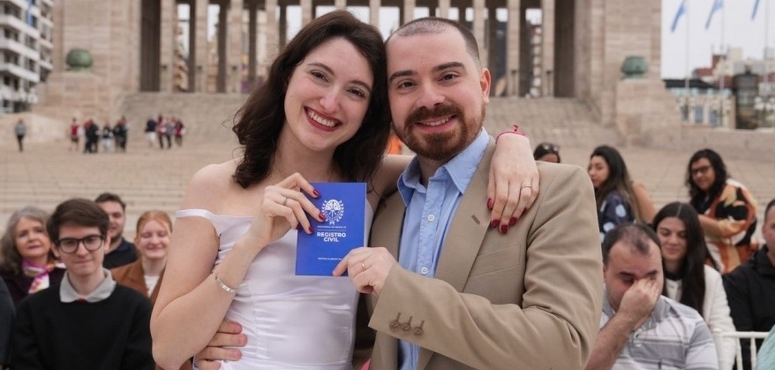 Imagen de 11 parejas dieron el s&iacute; en el Monumento a la Bandera