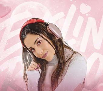 Imagen de Evelin Russo presenta �Universos� en Capit&aacute;n